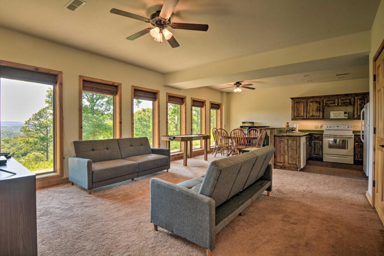 Spacious Log Cabin With Fire Pit And Game Room! Eureka Springs Eksteriør bilde