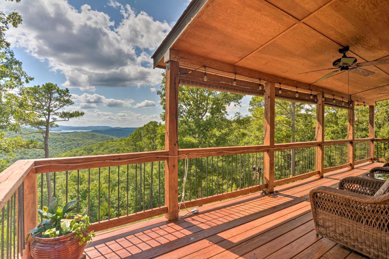 Spacious Log Cabin With Fire Pit And Game Room! Eureka Springs Eksteriør bilde