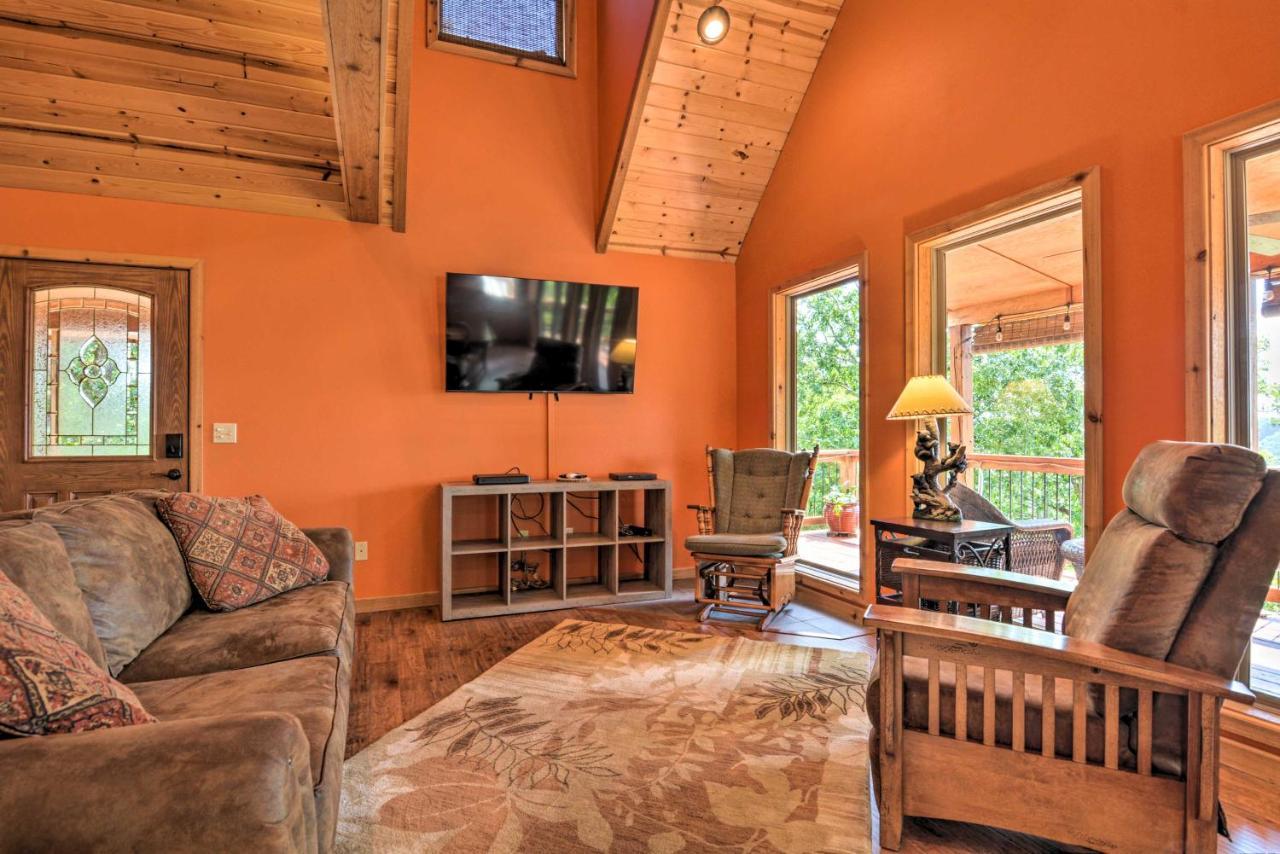 Spacious Log Cabin With Fire Pit And Game Room! Eureka Springs Eksteriør bilde