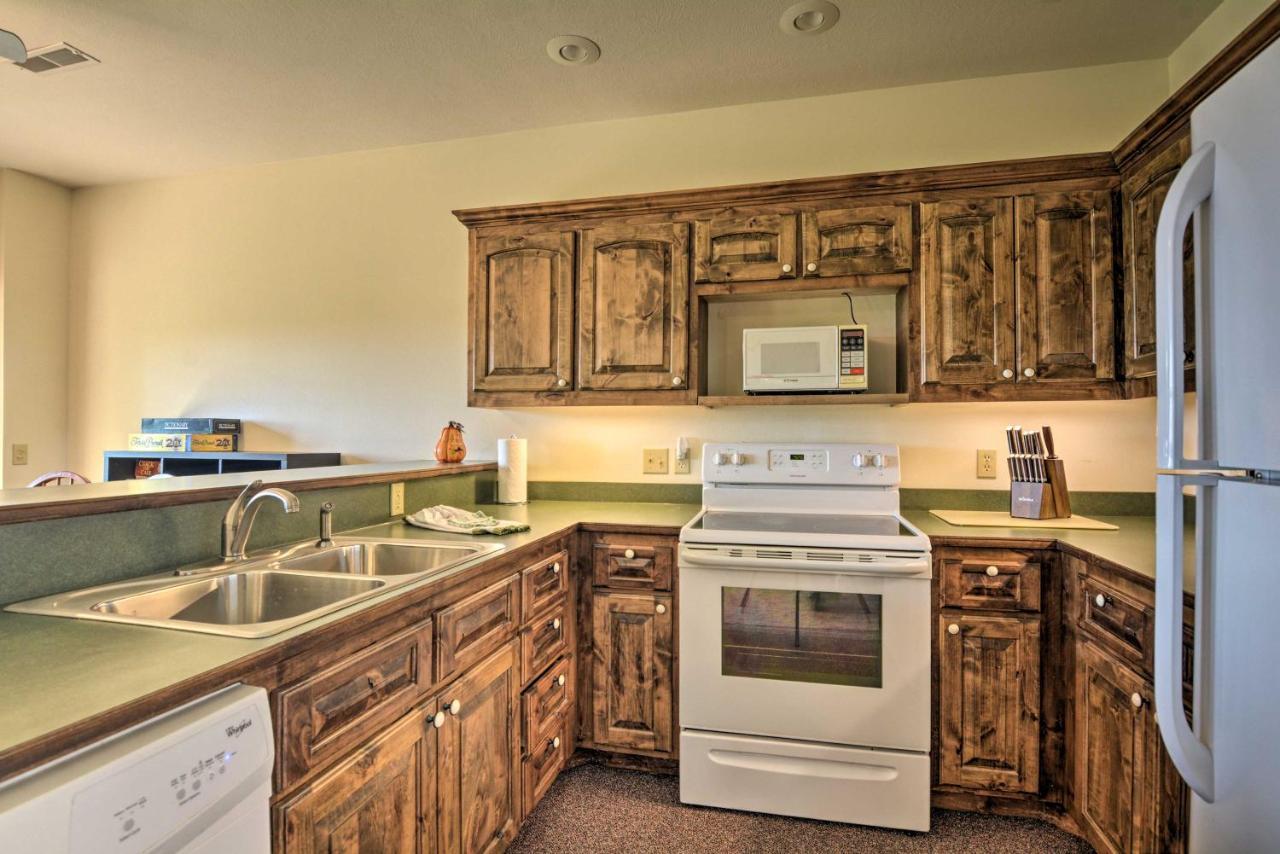 Spacious Log Cabin With Fire Pit And Game Room! Eureka Springs Eksteriør bilde