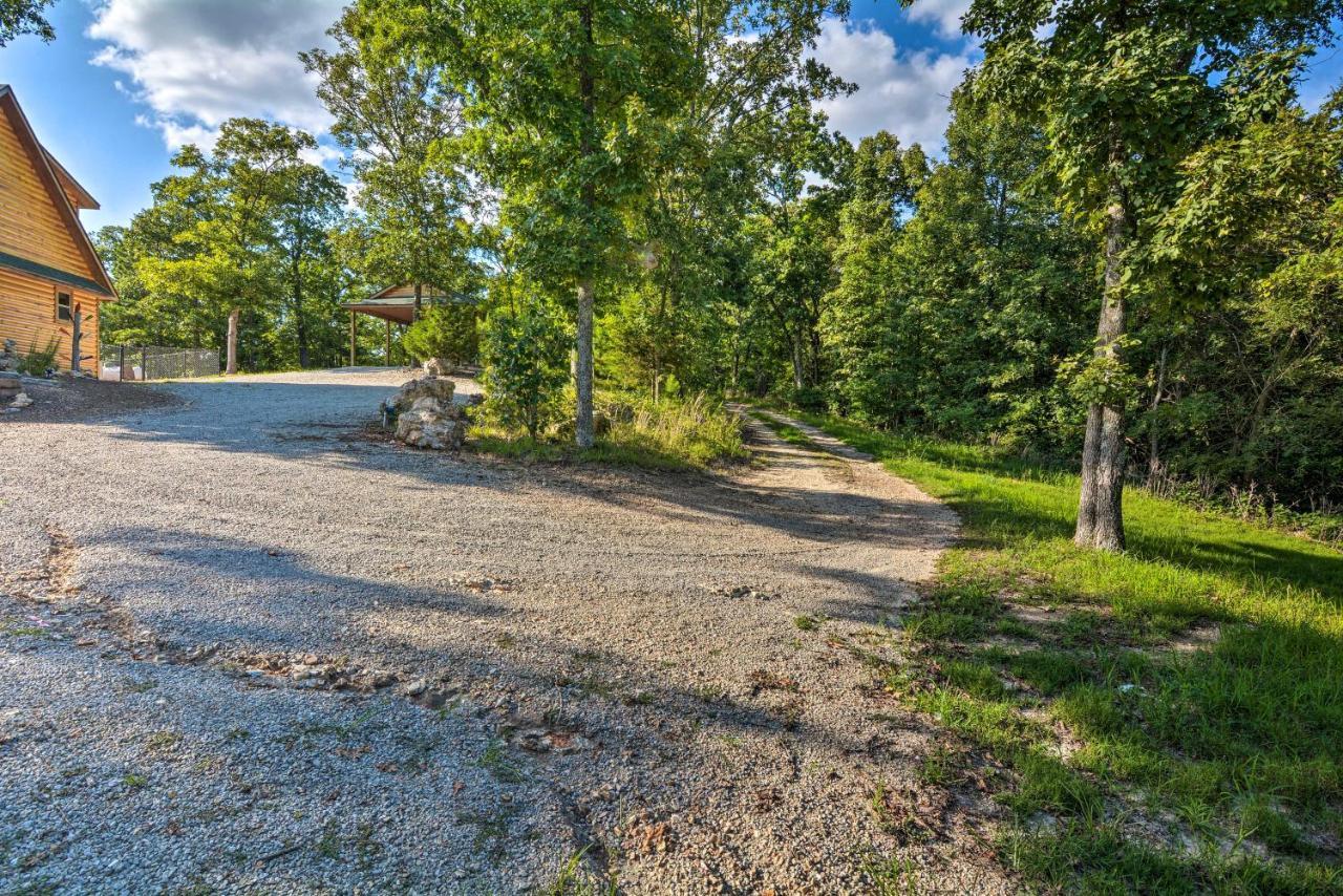 Spacious Log Cabin With Fire Pit And Game Room! Eureka Springs Eksteriør bilde