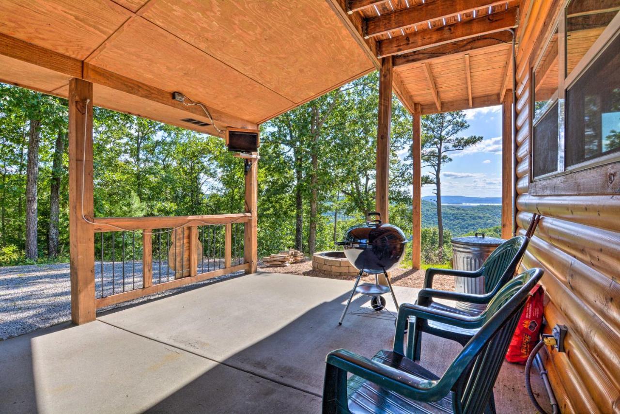 Spacious Log Cabin With Fire Pit And Game Room! Eureka Springs Eksteriør bilde